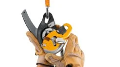 Petzl I'D Evac Descender -Petzl Adventure Sales Store opplanet petzl i d evac self braking descender d020ca00 pet cas petzl19s48 d020ca00 v2