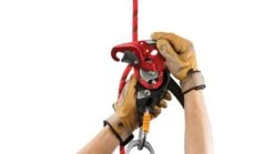 Petzl I'D Self-braking Descender -Petzl Adventure Sales Store opplanet petzl i d self braking descender large d020ba00 pet cas petzl19s47 d020ba00 v2