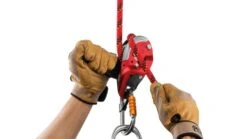 Petzl I'D Self-braking Descender -Petzl Adventure Sales Store opplanet petzl i d self braking descender large d020ba00 pet cas petzl19s47 d020ba00 v3