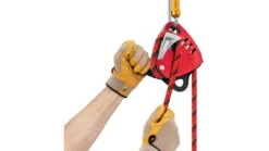 Petzl Maestro L Descender -Petzl Adventure Sales Store opplanet petzl maestro l descender red d024ba00 av 3