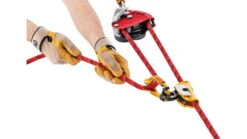 Petzl Maestro L Descender -Petzl Adventure Sales Store opplanet petzl maestro l descender red d024ba00 av 4